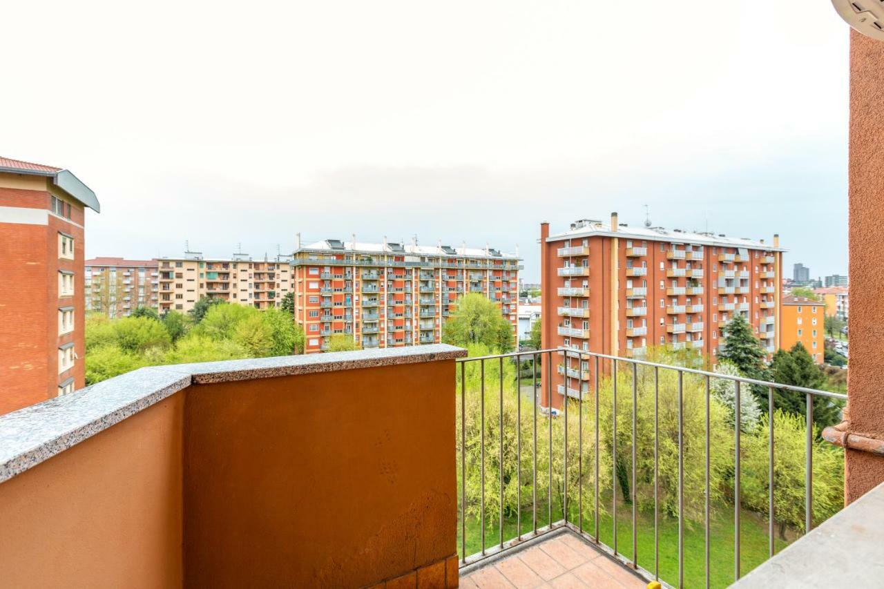 Renewed Balcony Flat with Green Garden Appartement Milaan Buitenkant foto